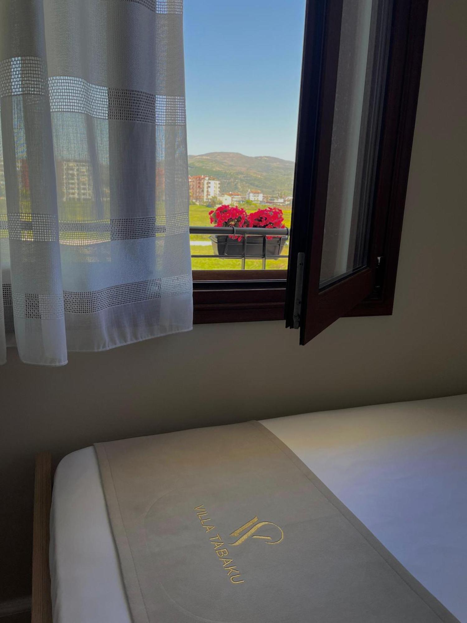 Villa Tabaku Berat Eksteriør billede
