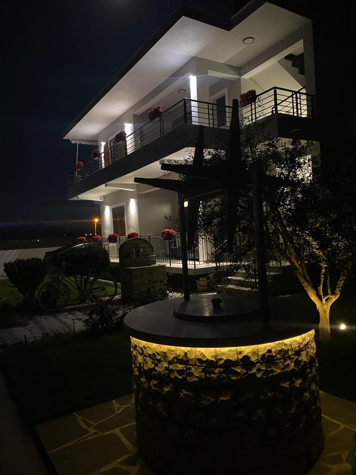 Villa Tabaku Berat Eksteriør billede